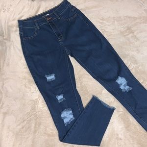 Size 7 ripped Fashion Nova jeans